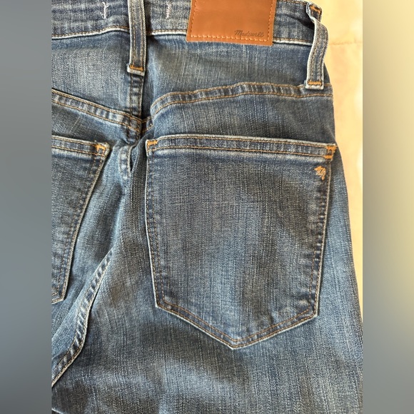 Madewell Curvy High-Rise Skinny Jeans: Drop Step-Hem Edition - Picture 8 of 14